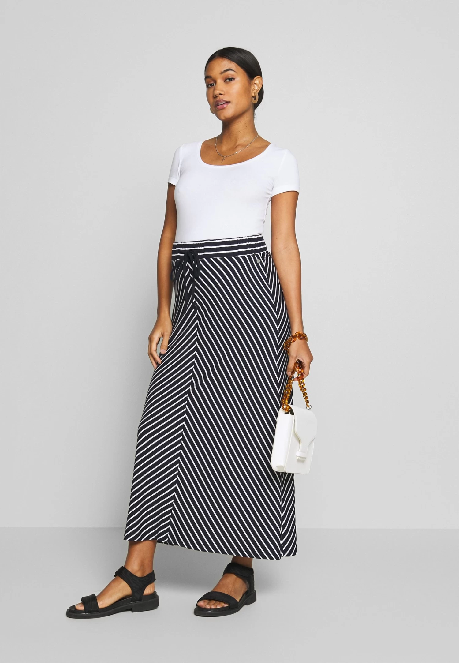 3Er Pack - T-Shirt Basic - White/Black/Dark Grey 4 3Er Pack - T-Shirt Basic - White/Black/Dark Grey - Afbeelding 2