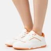 Sneakers Laag - White/Orange 2 Sneakers Laag - White/Orange -Anna Field Winkel 28cb5d2d216347e481ba984f808de516
