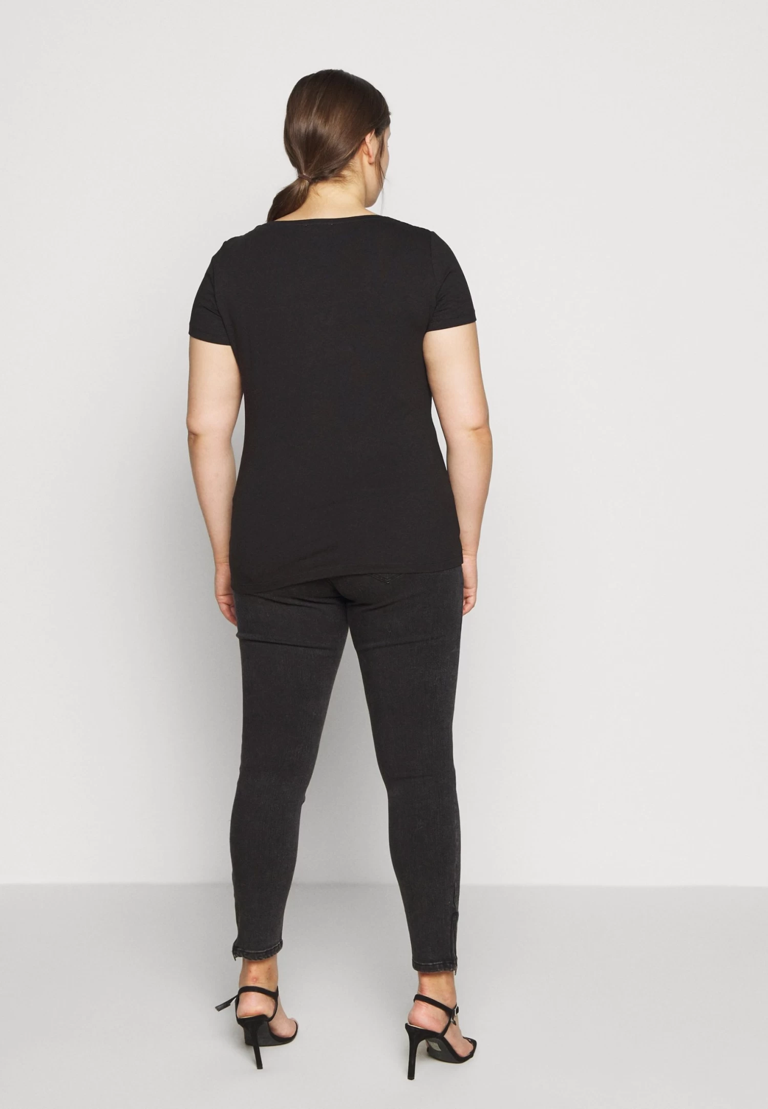 3Er Pack- T-Shirt Basic - White/Black/Dark Grey 6 3Er Pack- T-Shirt Basic - White/Black/Dark Grey - Afbeelding 4